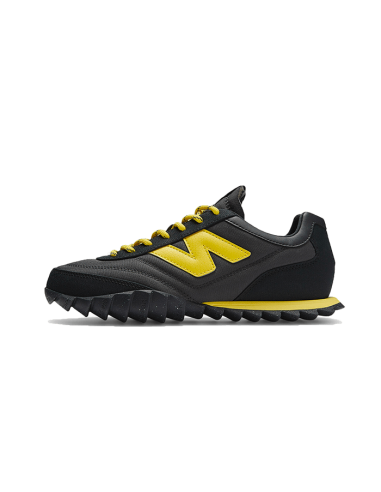 New Balance RC30 Ganni Black Yellow brillant des détails fins