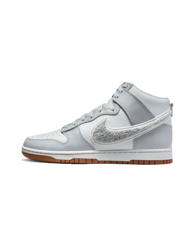 Dunk High Retro Chenille Swoosh White Grey en stock